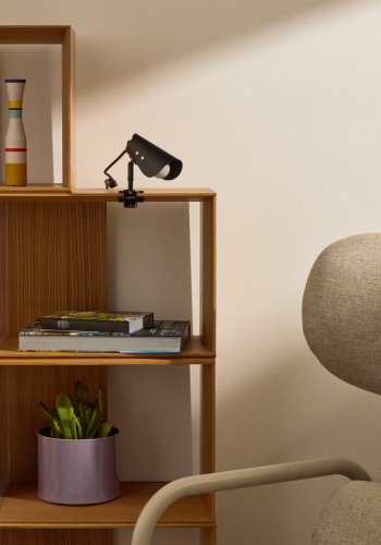 KAVE HOME Jula lille lampe med klemme i sort metal