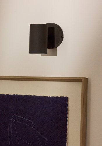 KAVE HOME Manie vgmonteret metallampe med sort stbejernseffekt finish