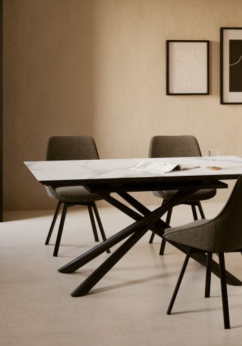 KAVE HOME Haston spisebordsstol m. armln - mrkegr stof og metal med krydsfiner