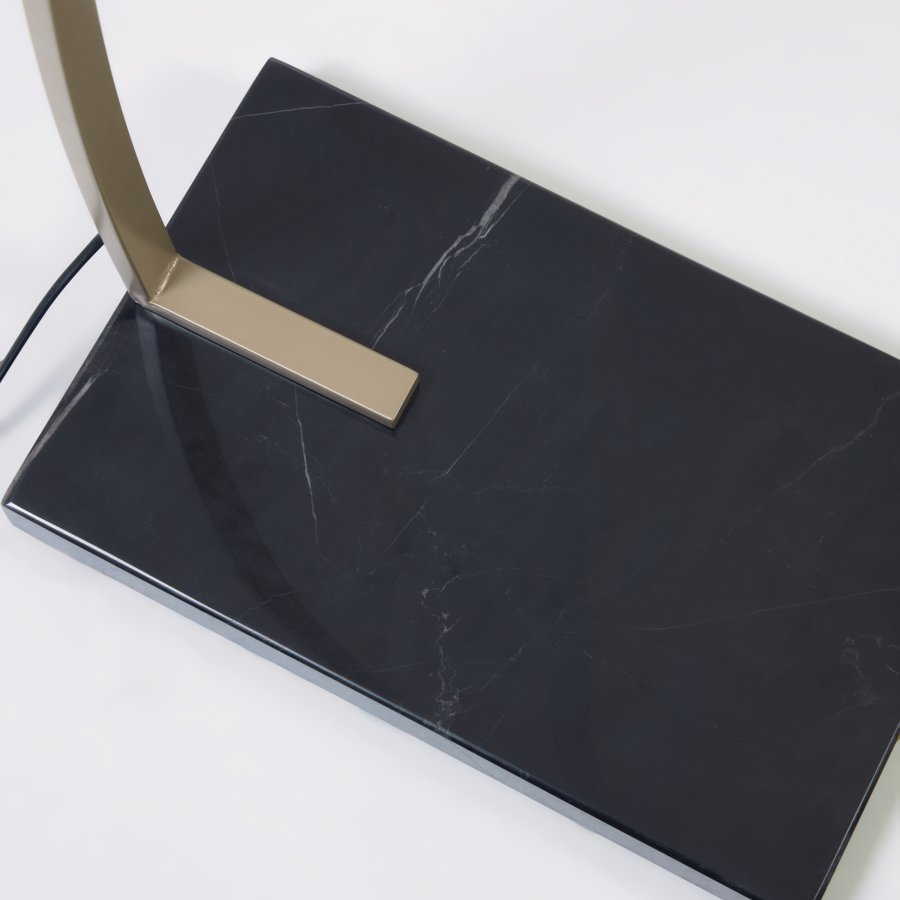 KAVE HOME Juhe gulvlampe - guld stl og sort stof/marmor