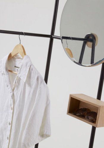 KAVE HOME Nostalgic garderobestativ - natur/sort asketrsfinér/metal, m. rundt spejl og hylder