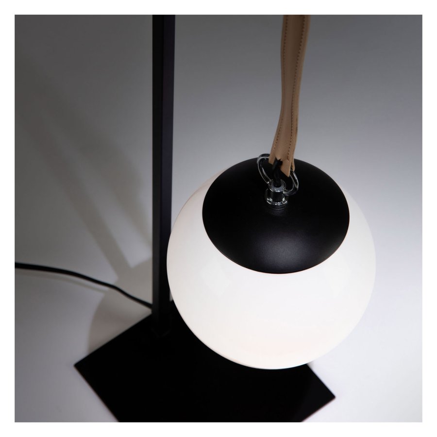 KAVE HOME Monteiro bordlampe - akrylglas og sort metal