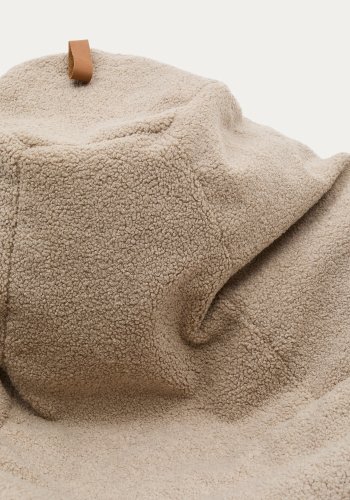 KAVE HOME Vicka puf i beige bouclé, 70 cm