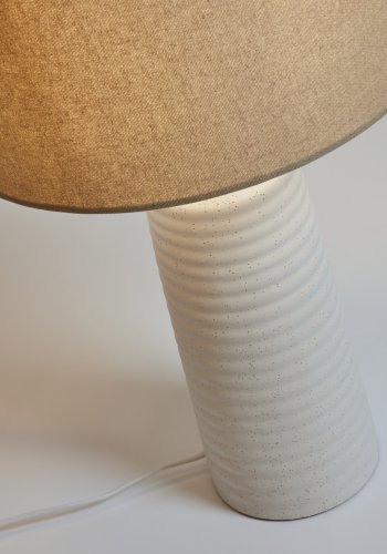 KAVE HOME Mijal bordlampe - hr, messing og hvid keramik