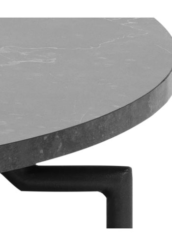 ACT NORDIC Goldington sofabord m. 1 hylde i sort MDF - sort melamin m. marmorprint og metal (80)