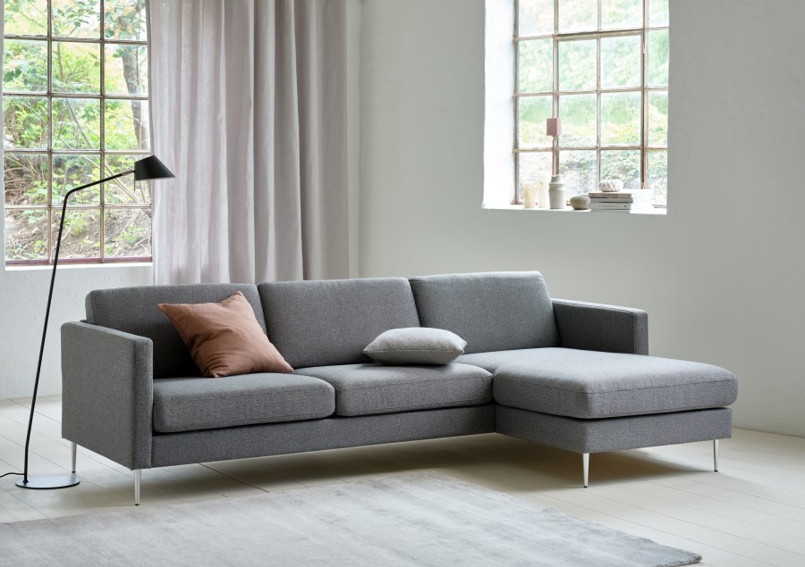 Ask st 51 3D sofa, m. chaiselong - lys granitgr polyester stof og brstet aluminium