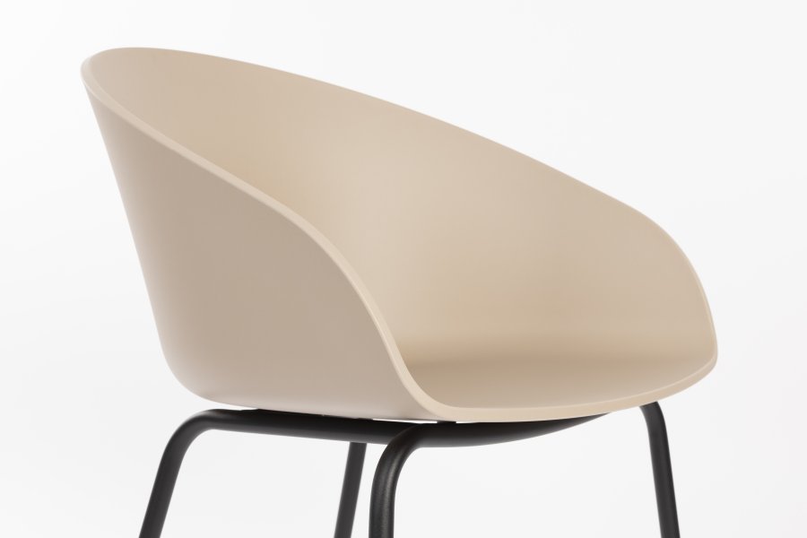 ZUIVER Void spisebordsstol, m. armln - latte brun genanvendt polypropylen og sort stl