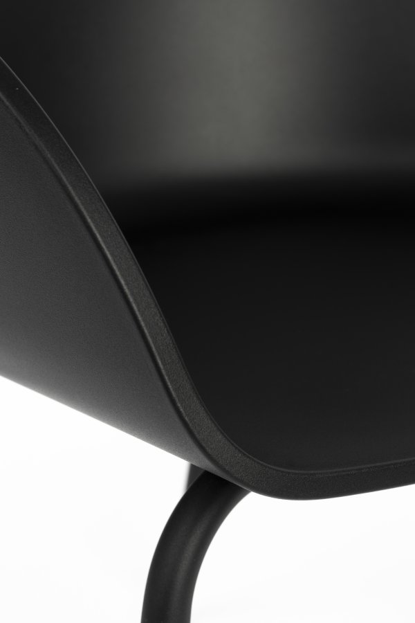 ZUIVER Void spisebordsstol, m. armln - sort genanvendt polypropylen og sort stl