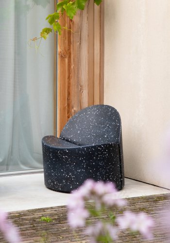 ZUIVER Bloom udendrs loungestol - sort granitlook genanvendt exopixel