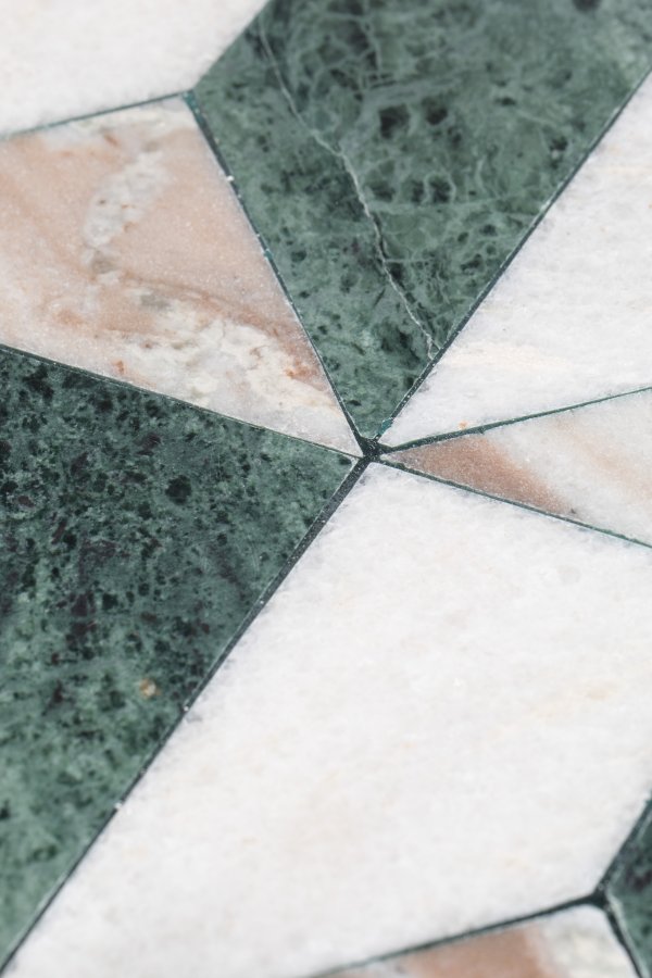 BOLD MONKEY Another Marble sidebord, m. 1 hylde, rund - bronze aluminium, marmor og sort jern (37)