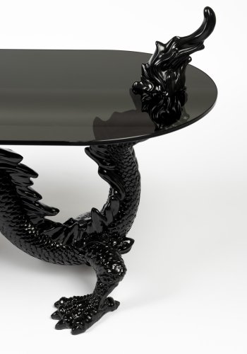 BOLD MONKEY Dragonized Bastard sofabord, oval - rgsort glas og sort harpiks/jern (100x45)