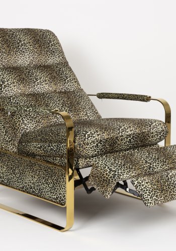 BOLD MONKEY Relax Like Chandler recliner hvilestol, m. armln og fodskammel - brun/multi panterprint