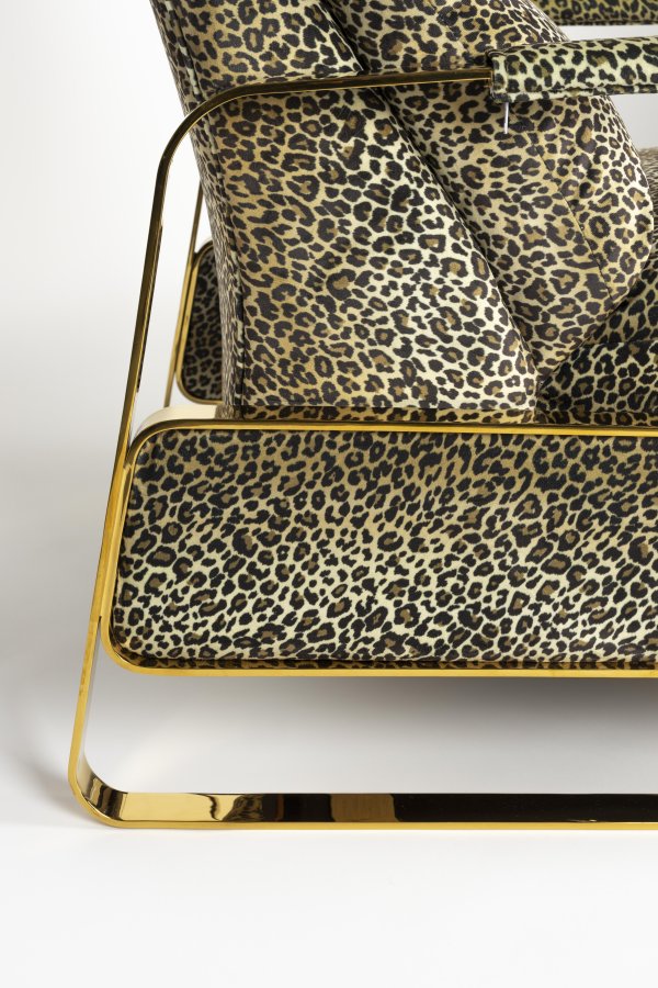 BOLD MONKEY Relax Like Chandler recliner hvilestol, m. armln og fodskammel - brun/multi panterprint