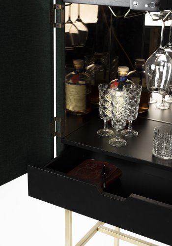 BOLD MONKEY Ava Morgana barskab, m. 2 lger, 1 skuffe, spejl - skovgrn fljl stof og messing stl