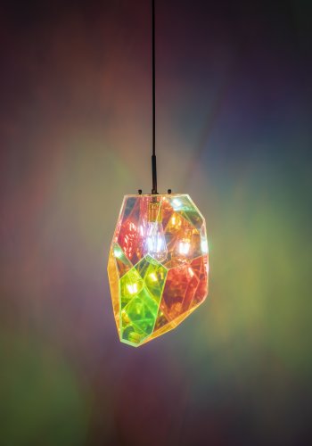 BOLD MONKEY Diamond Dear loftlampe - regnbuefarvet holografisk akryl og jern