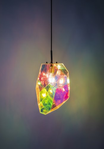 BOLD MONKEY Diamond Dear loftlampe - regnbuefarvet holografisk akryl og jern
