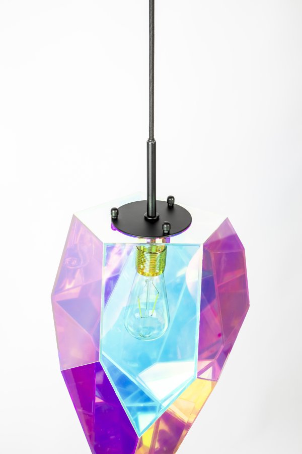 BOLD MONKEY Diamond Dear loftlampe - regnbuefarvet holografisk akryl og jern