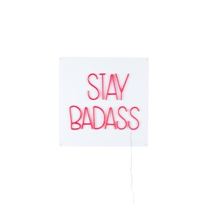 BOLD MONKEY Stay Badass LED neon lysskilt, kvadratisk - rd PVC og akryl (80x80)