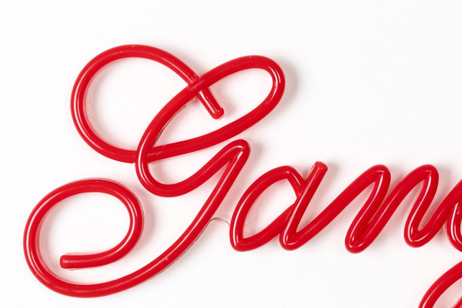 BOLD MONKEY Gangsters don't cry LED neon lysskilt, rektangulr - rd PVC og akryl (40x120)