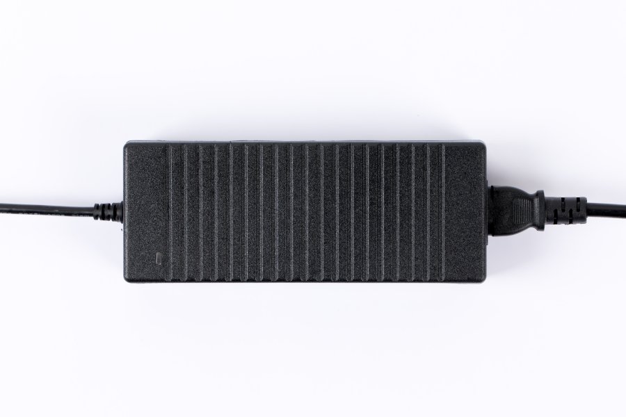 BOLD MONKEY Gangsters don't cry LED neon lysskilt, rektangulr - rd PVC og akryl (40x120)