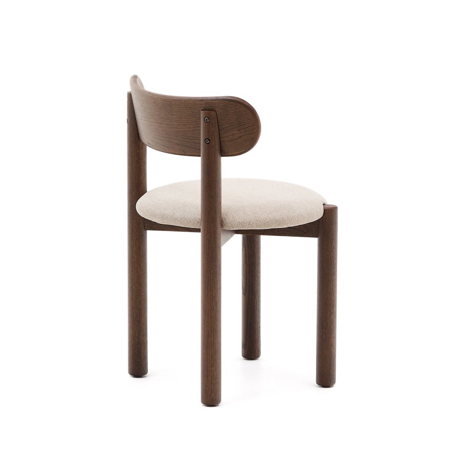 KAVE HOME Nebai stol i brun chenille med massiv egetr struktur og valnddefinish FSC MIX Cr