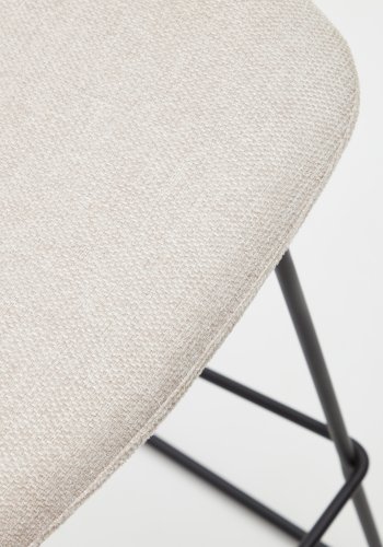 KAVE HOME Zahara barstol, m. rygln og fodsttte - beige stof og sort stl