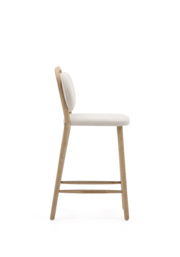 KAVE HOME Helda skammel i beige chenille og massivt egetr FSC Mix Credit 65 cm