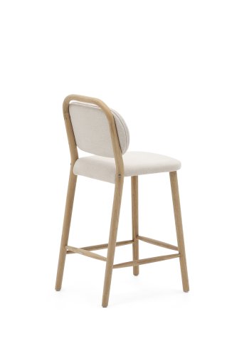 KAVE HOME Helda skammel i beige chenille og massivt egetr FSC Mix Credit 65 cm