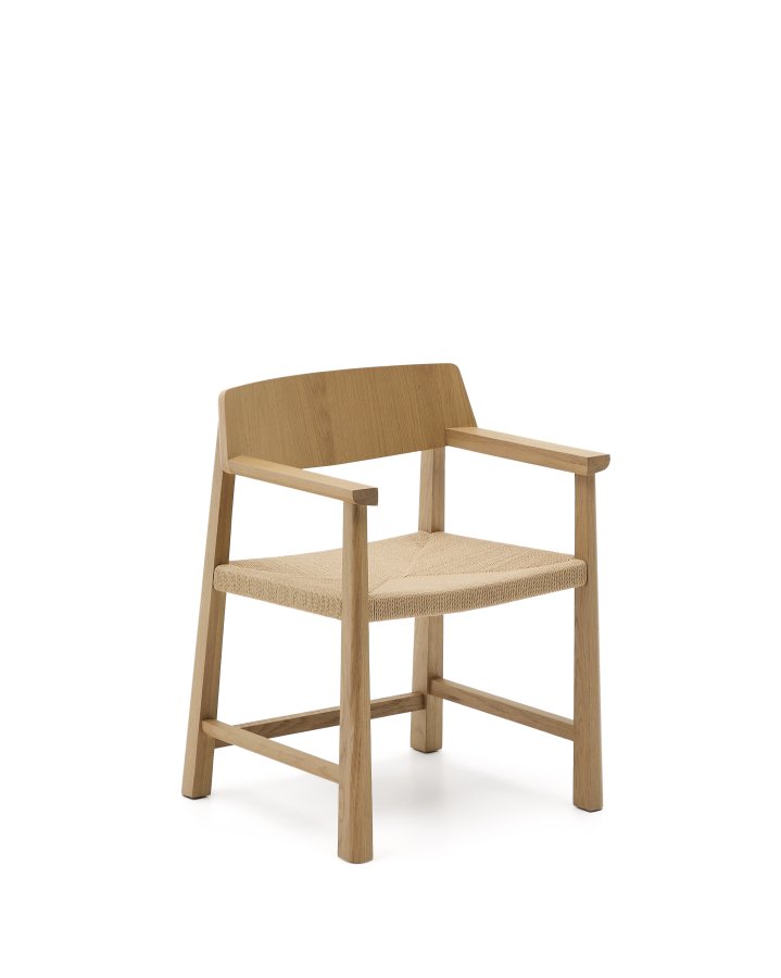 KAVE HOME Idun stol lavet af FSC 100% massivt egetr med naturlig tone finish og snoresde