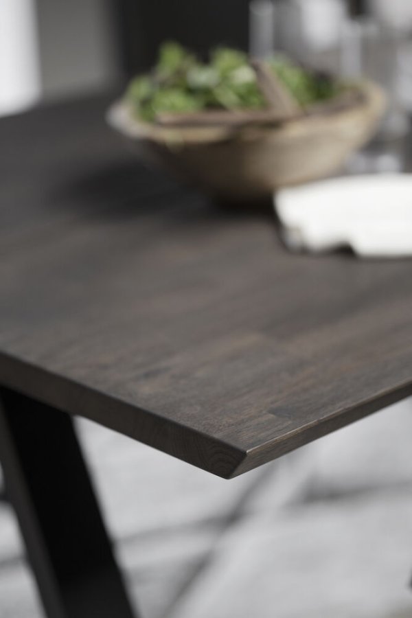 ROWICO Carradale spisebord, m. udtrk - brun eg og sort metal (170x100)