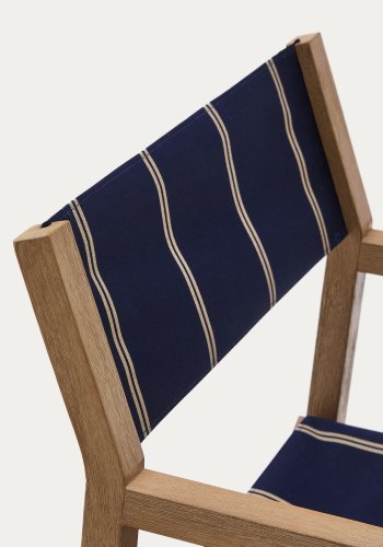 KAVE HOME Vilara bl og beige stribet udendrs klapstol lavet af FSC 100% massivt akacietr