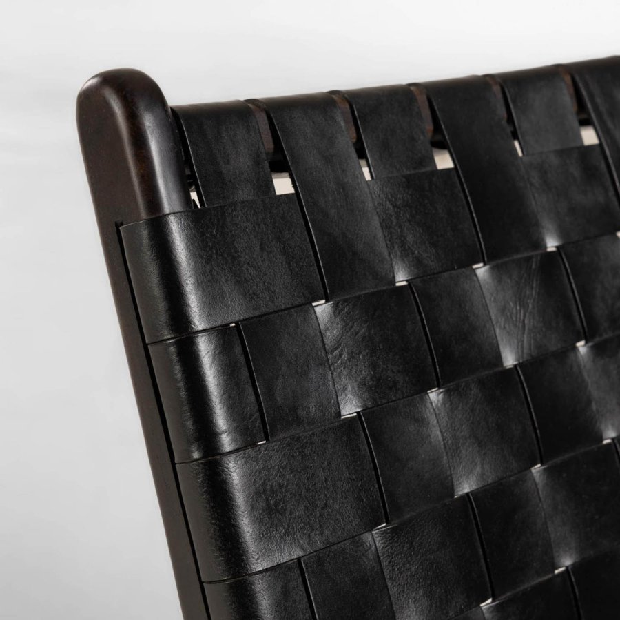 KAVE HOME Calixta loungestol, u. armln - sort hndflettet lder og sort mahognitr 