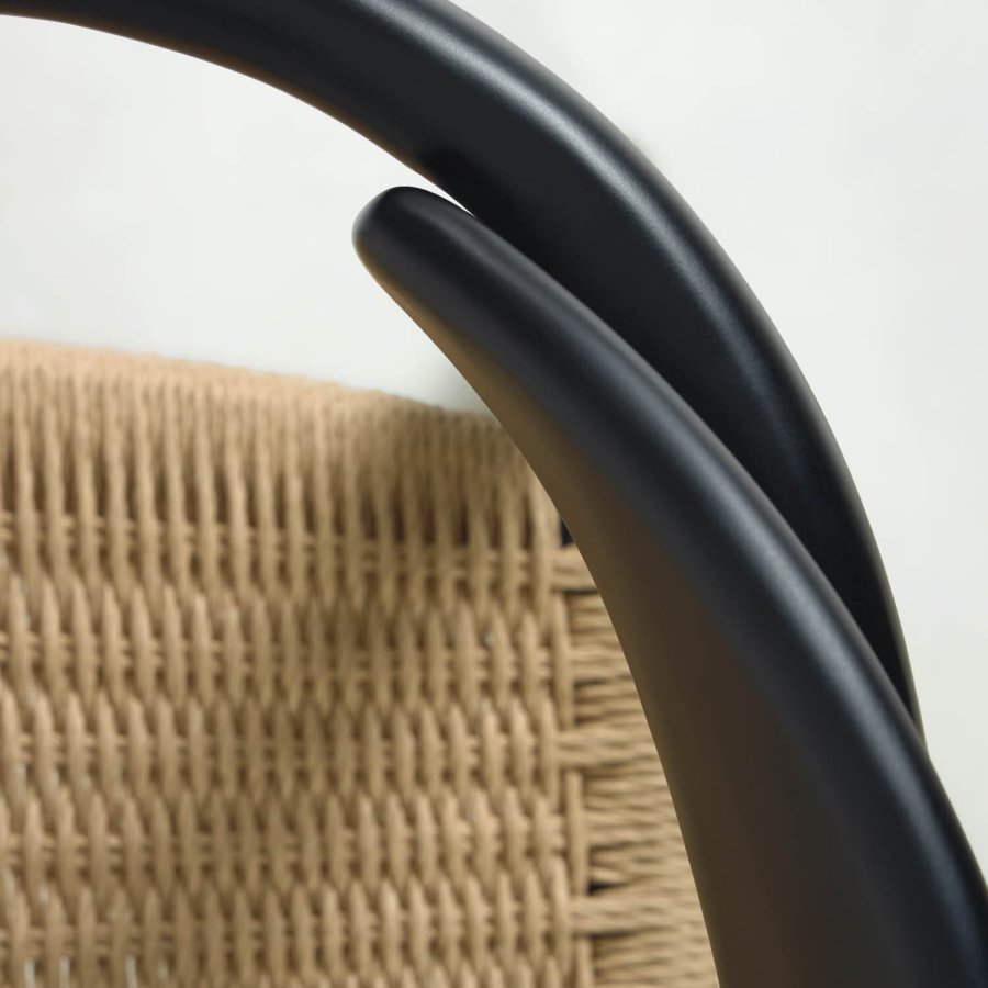 KAVE HOME Glynis spisebordsstol, m. armln - massivt mat sort eukalyptus tr og natur flettet reb