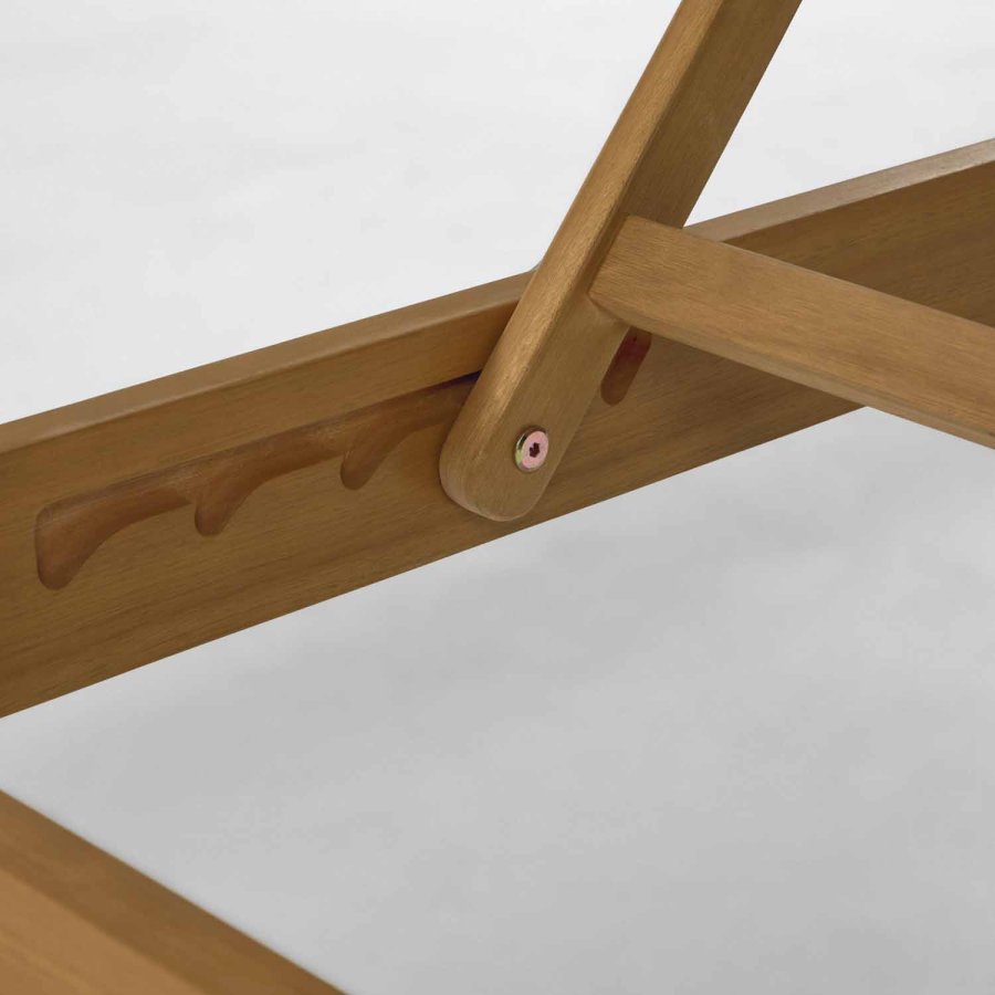 KAVE HOME Caterin liggestol - massivt eukalyptus tr og beige mesh stof