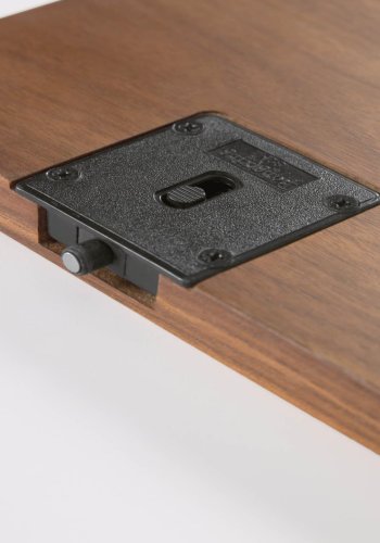 KAVE HOME Carolin reol, m. 1 skydelge - brun valnddefiner og valnddetr (130x169)