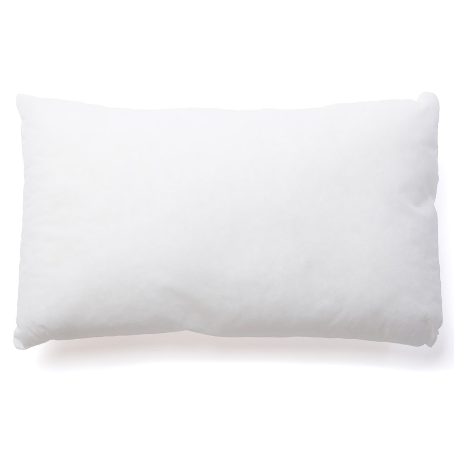 KAVE HOME Fluff fyldpude - hvid stof i genbrugsfibre og polyesterfiber (50x30)
