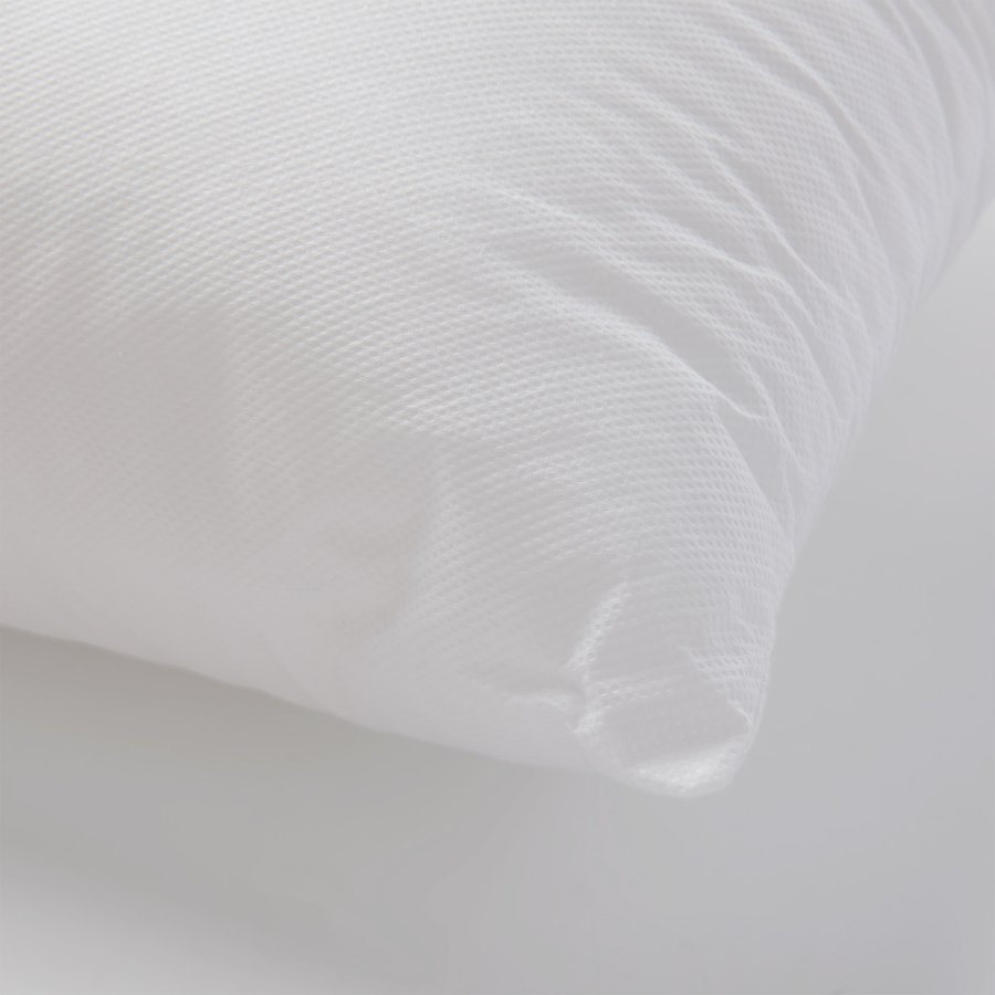 KAVE HOME Fluff fyldpude - hvid stof i genbrugsfibre og polyesterfiber (60x60)