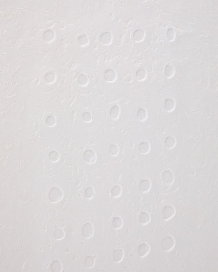 KAVE HOME Olvin abstrakt billede p hvidt genbrugspapir med hndlavede relieffer 73,6 x 93,6 cm