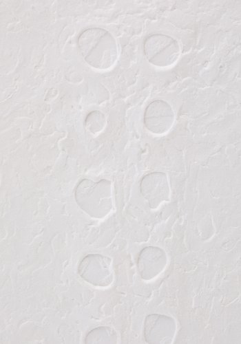 KAVE HOME Olvin abstrakt billede p hvidt genbrugspapir med hndlavede relieffer 43,6 x 93,6 cm