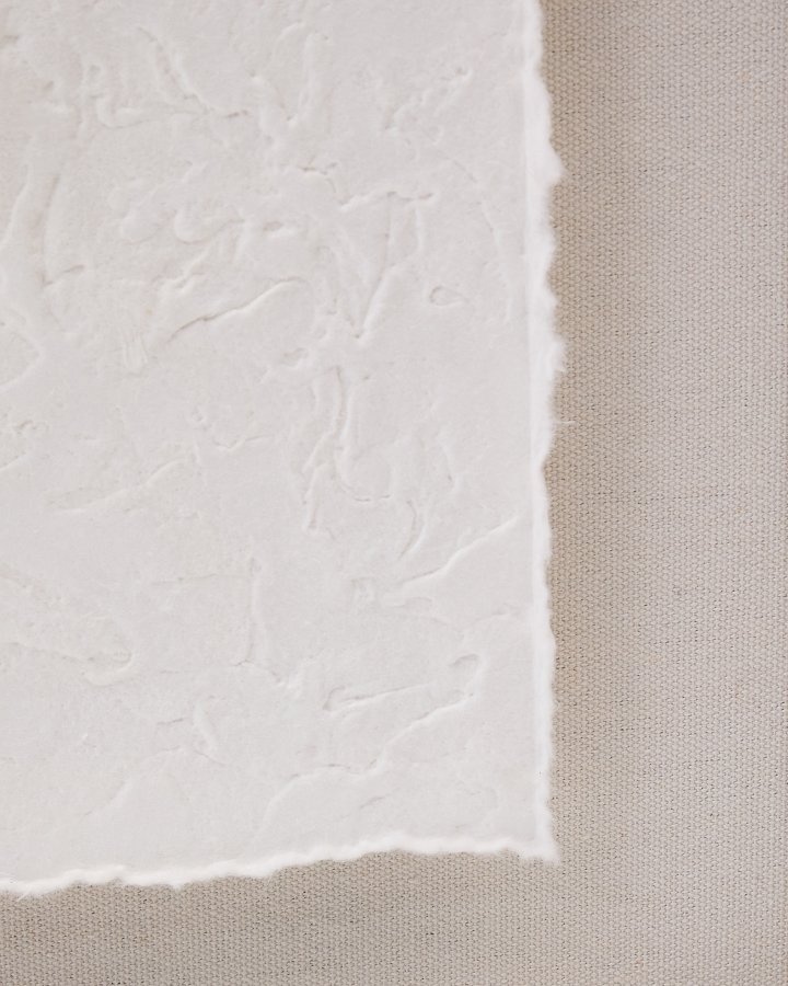 KAVE HOME Olvin abstrakt billede p hvidt genbrugspapir med hndlavede relieffer 43,6 x 93,6 cm