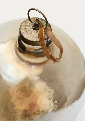 KAVE HOME Piril julekugle af brunt genbrugsglas, 25 cm