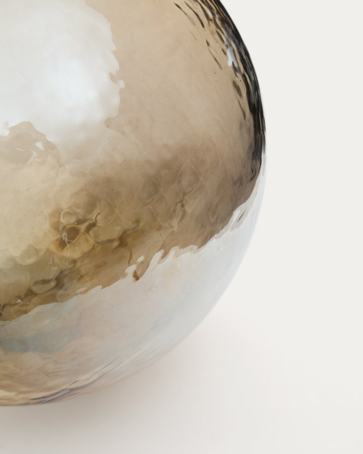 KAVE HOME Piril julekugle af brunt genbrugsglas, 25 cm