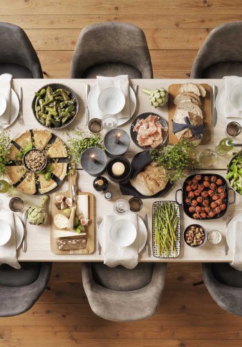 ROWICO Fred plankebord - hvidolieret eg og sort metal (240x100) 