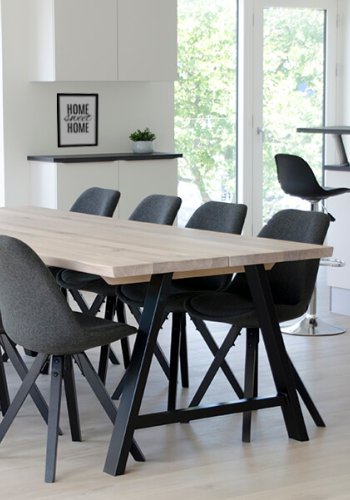 HOUSE NORDIC Trondheim barstol - sort kunstlder og plastik m. krom ben, m. fodsttte, hjdejusterbar