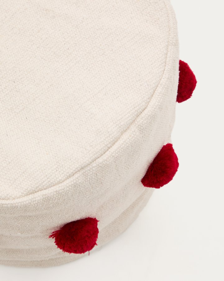 KAVE HOME Manua beige, bomuldspuff med rde kvaster, 40 cm