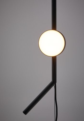 KAVE HOME Orey sort metal lampestander med multi-position spotlight