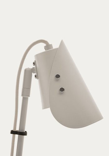 KAVE HOME Jula skrivebordslampe med klemme i grt metal