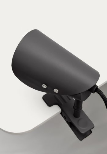 KAVE HOME Jula lille lampe med klemme i sort metal