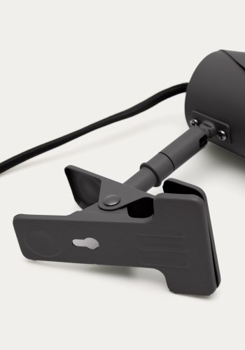 KAVE HOME Jula lille lampe med klemme i sort metal