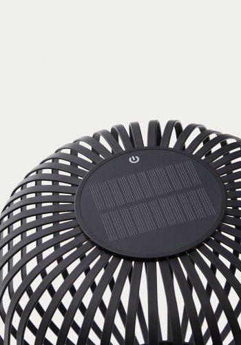 KAVE HOME Reiba solcellegulvlampe i sort metal